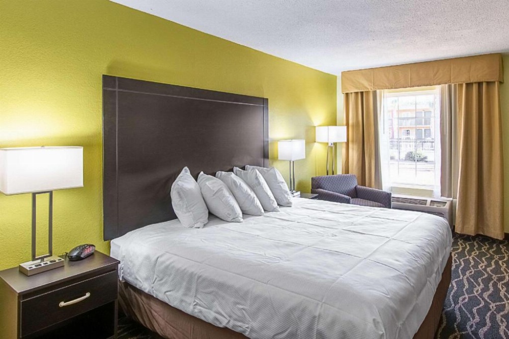 Clarion Inn Columbia Airport Main image