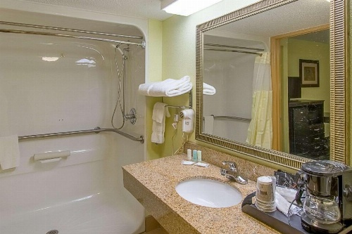 Clarion Inn Columbia Airport image 22