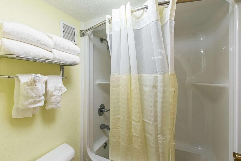 Clarion Inn Columbia Airport Main image