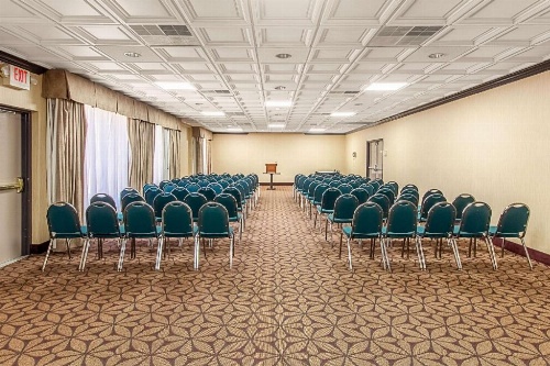 Clarion Inn Columbia Airport image 40