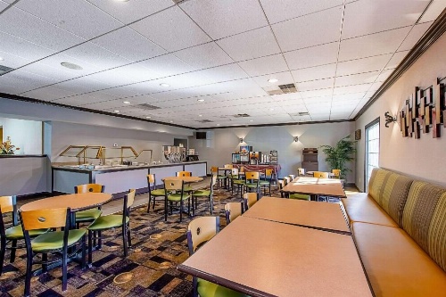 Clarion Inn Columbia Airport image 49
